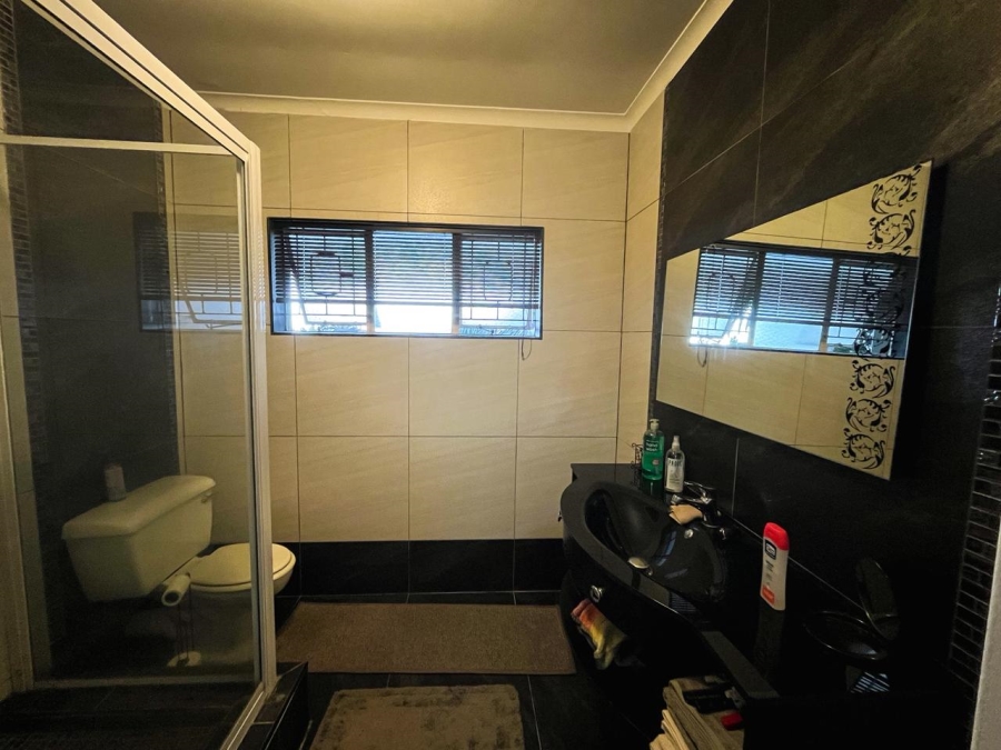 4 Bedroom Property for Sale in Vanes Estate Eastern Cape